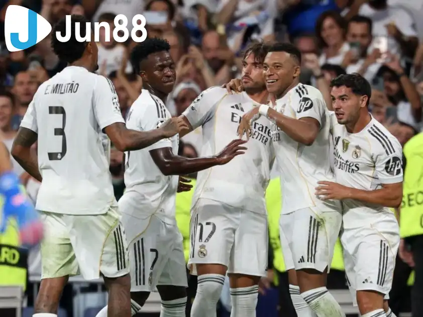 Real Madrid vẫn đang duy trì phong độ rất ổn định trong thời gian qua (Ảnh: Goal)
